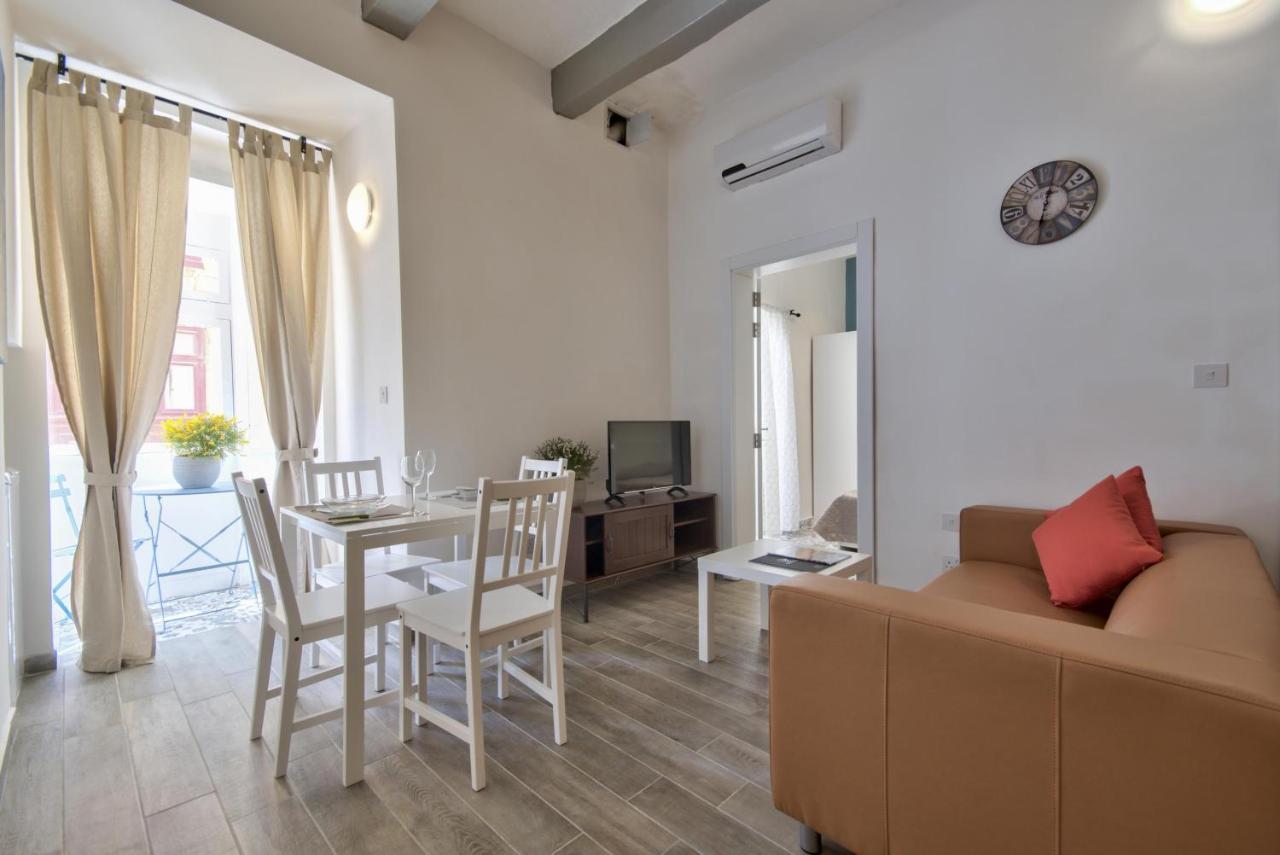 Borgo Apartments 1 & 2 Bedroom Self-Catering Units In Central Валета Екстериор снимка
