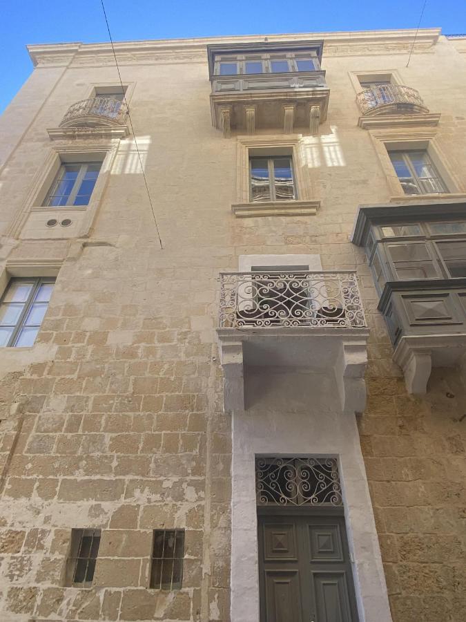Borgo Apartments 1 & 2 Bedroom Self-Catering Units In Central Валета Екстериор снимка