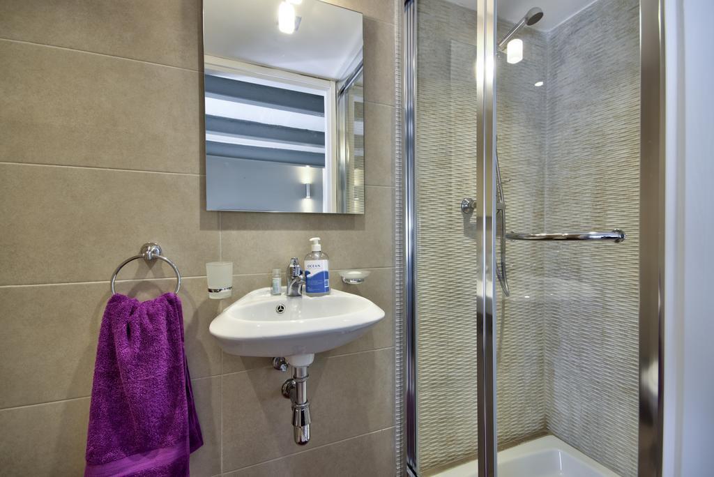 Borgo Apartments 1 & 2 Bedroom Self-Catering Units In Central Валета Екстериор снимка
